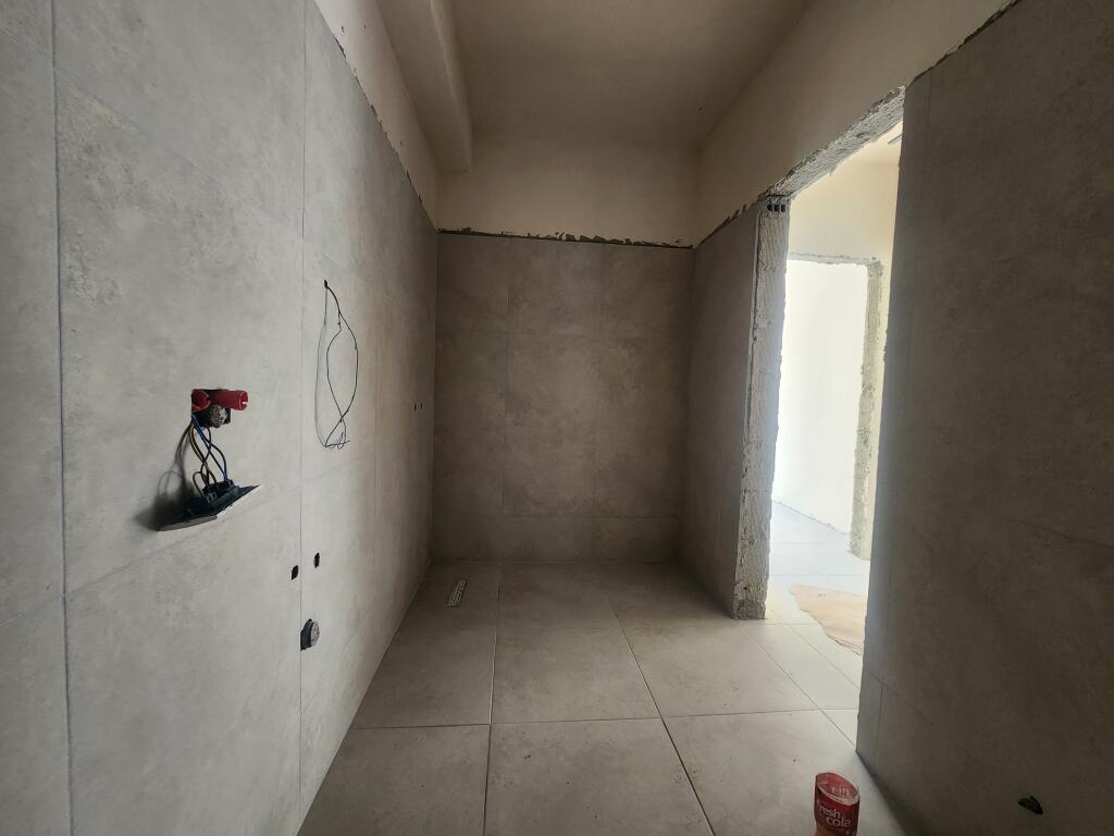 Vendesi in vendita appartamento 1+1, Liburna Residence, Golem