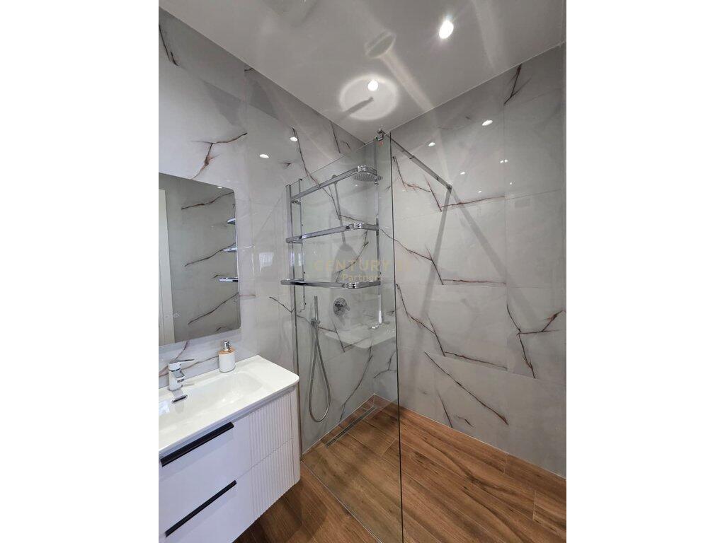 Appartamento 2+1+2 in Affitto in Via Mine Peza, Tirana - 1000€ | 90 m² (pronto per AirBnB)