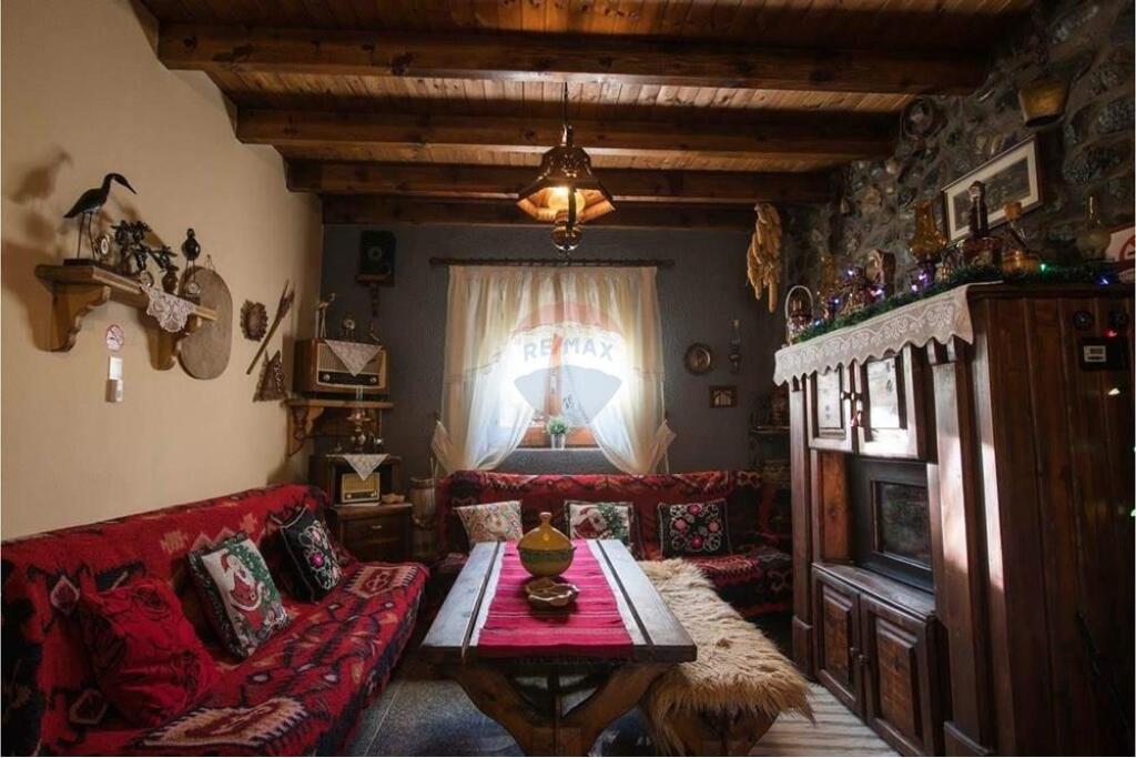 OKOZION, Inn for sale in Voskopoje!