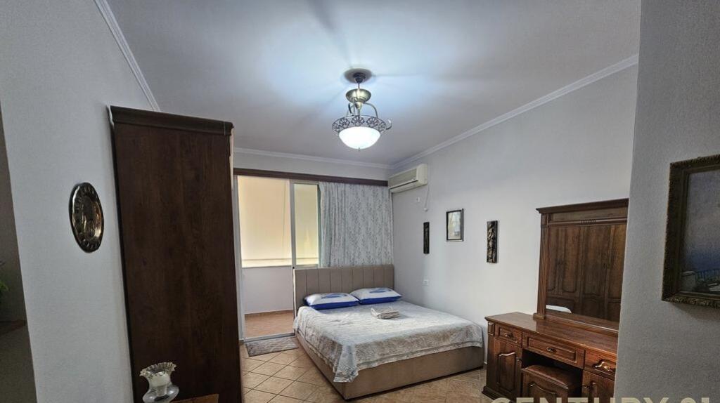 Affittasi appartamento 3+1+2 presso il Comune di Parigi