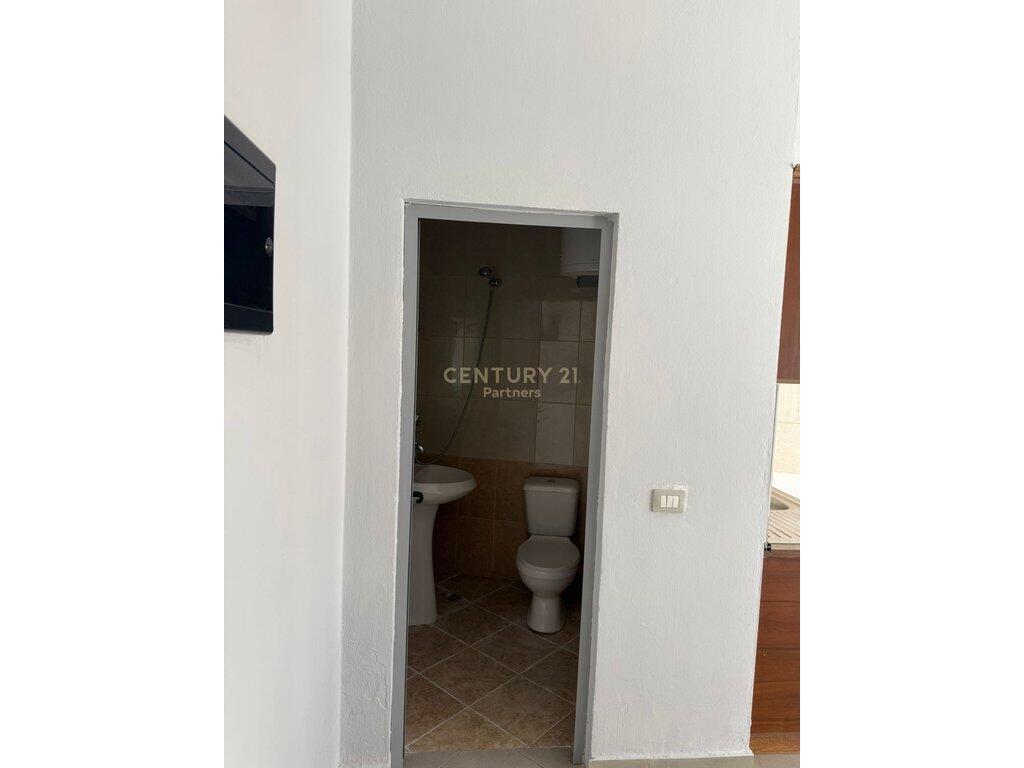 Office / small business~1+1 space in Brrakë ready for use