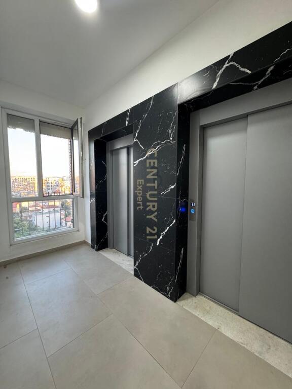 Në shitje apartament 1+1 modern në zemër të zhvillimit të ri – Ish Fusha e Aviacionit