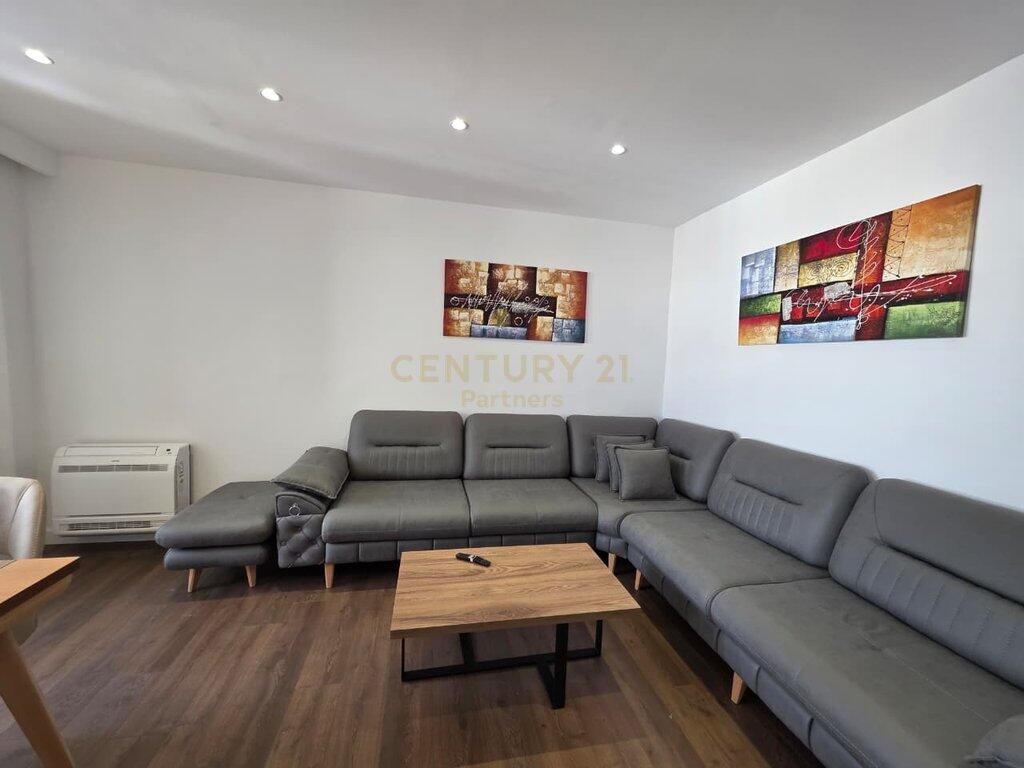 Appartamento 2+1+2 in Affitto in Via Mine Peza, Tirana - 1000€ | 90 m² (pronto per AirBnB)