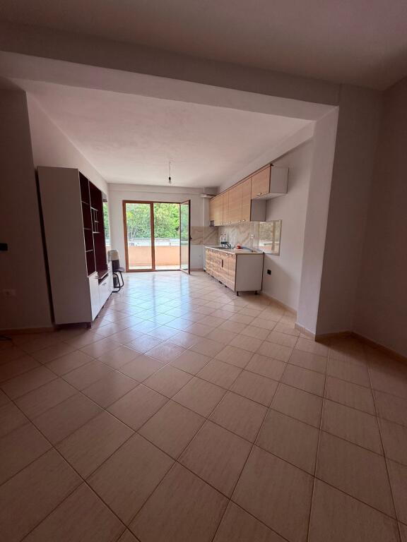 Fresk Jepet Apartament 2+1 Me Qera Bosh