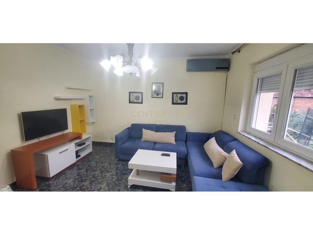 Affitto 2+1 con parcheggio privato in Via Fortuzi – Comfort e tranquillità vicino al centro!