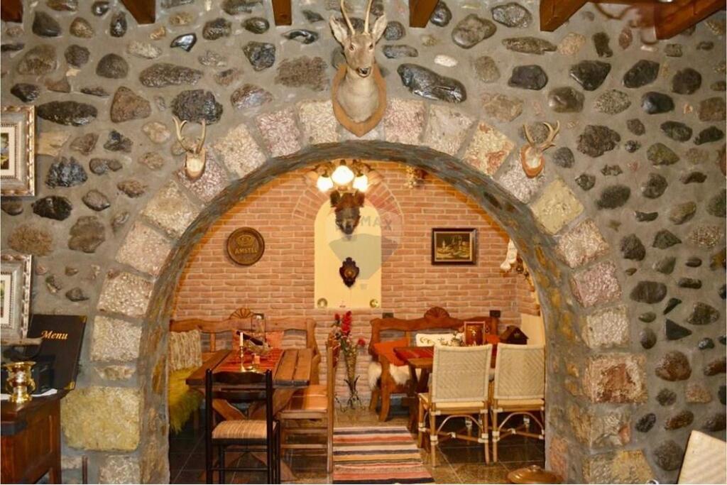 OKOZION, Inn for sale in Voskopoje!