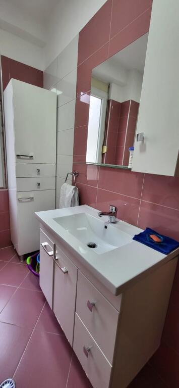 2+1 Apartment for rent at the Embassy Block! (Kavaja Street)