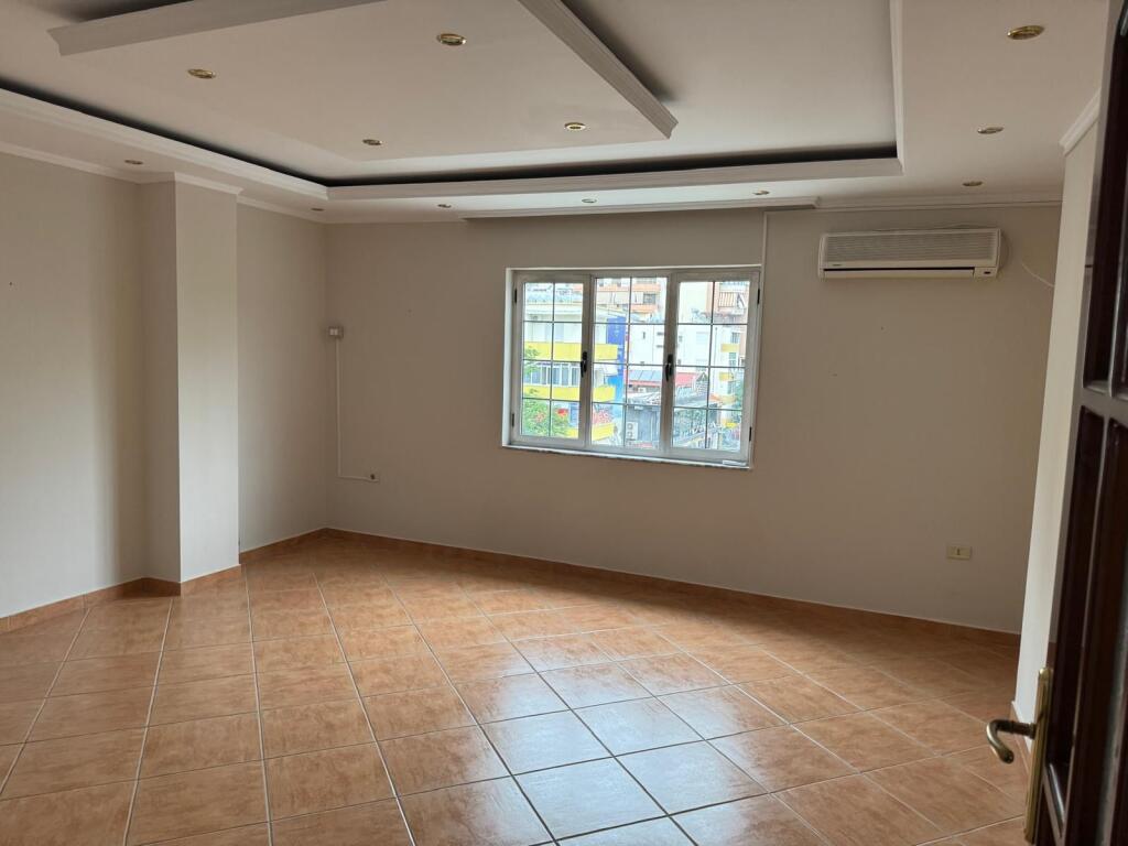 Ufficio in Affitto – Piazza Willson, Bllok