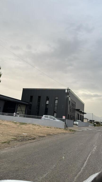 INDUSTRIAL WAREHOUSE FOR RENT – LAKNAS 📍 300 m from Rruga e Rinasit