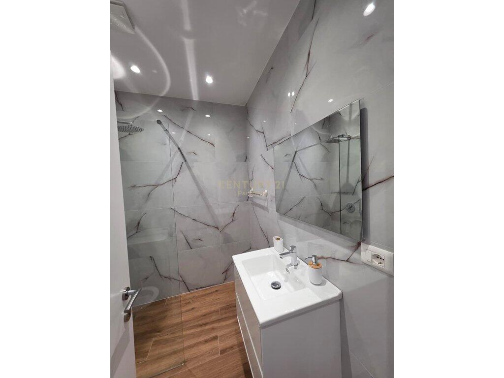 Appartamento 2+1 In Affitto in Via Mine Peza, Tirana - 1000€ | 90 m²