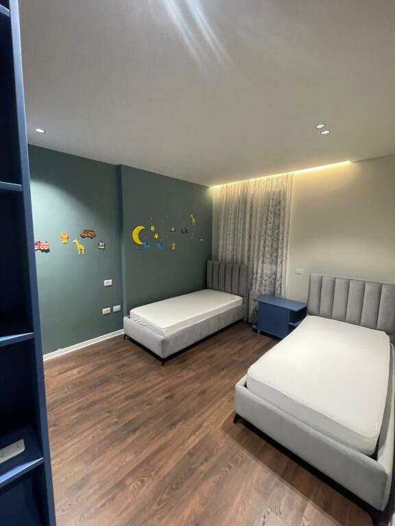 Apartament per qera 2+1+2+parkim Liqeni i Thate