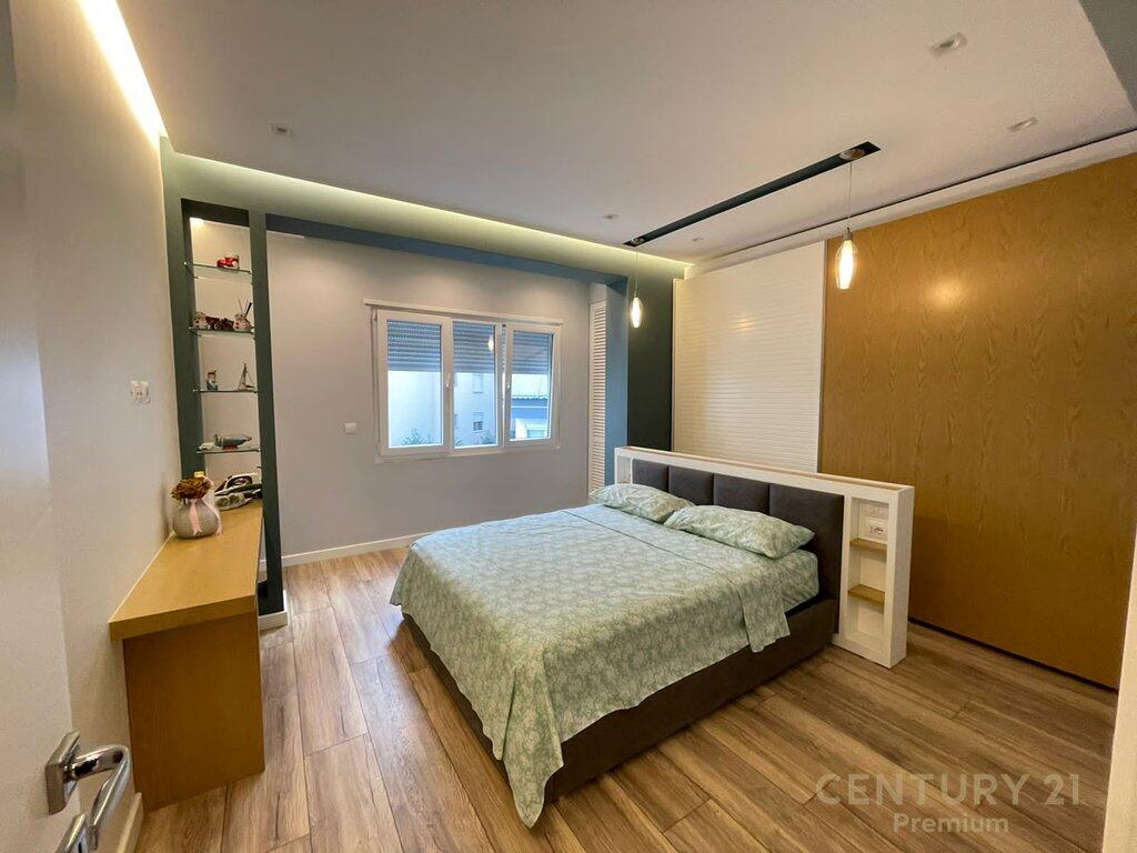 Appartamento in Affitto 3+1+2 +Posto Auto, vicino allo Zoo, Tirana! 1.500 € /Mese