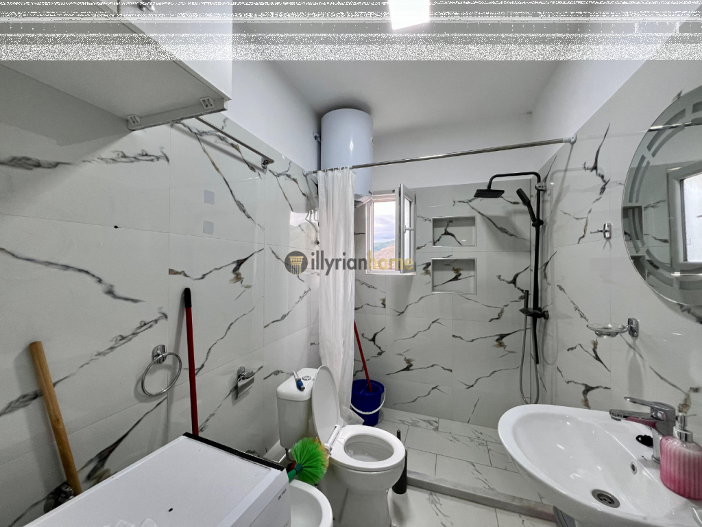 Appartamento 2+1+2 con Balconi in Vendita, Stadio “Gjorgji Kyçyku”, Pogradec