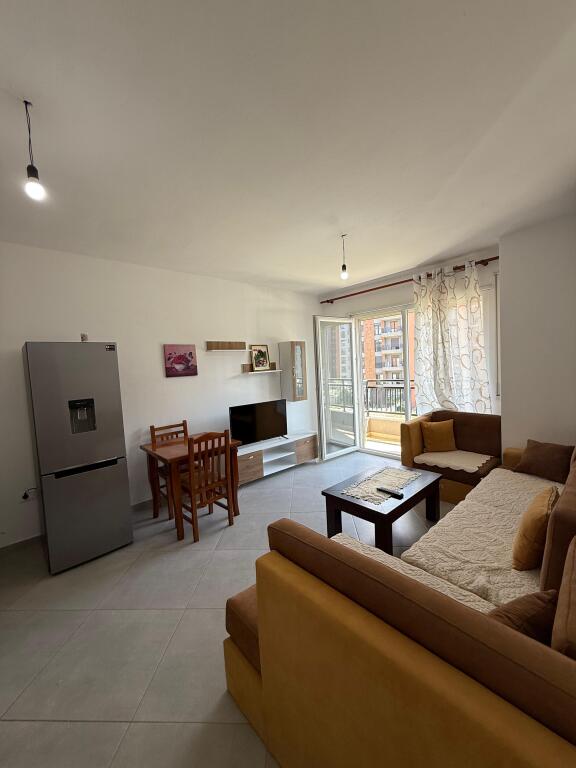 Jepet me qera:  Apartament 1+1 + 🅿️ Kati 2  📍Vila L 2  