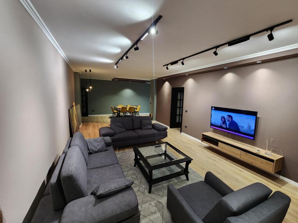 Apartament 3+1+2 ne 21 Dhjetor