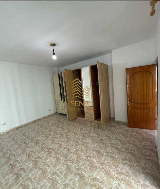 In vendita, Appartamento 3+1+2+BLK, Comune di Parigi, 248.000 Euro