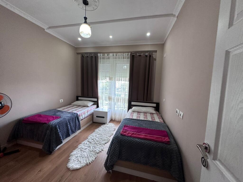 Apartament me qera  2+1+2 , ne Kopshtin Zoologjik .