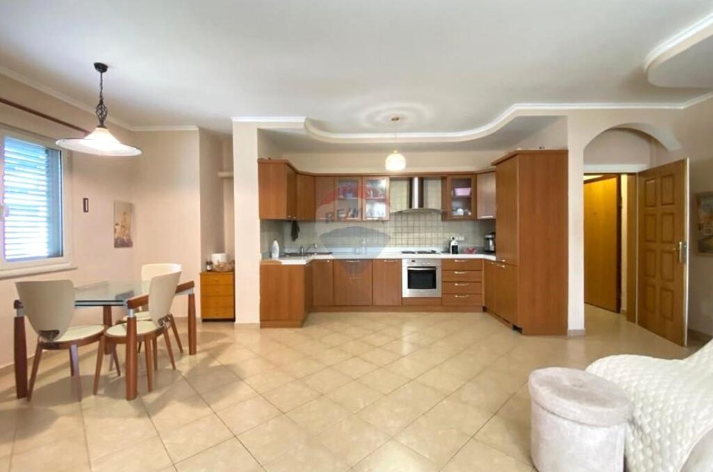 Jepet me qira apartament 2+1 prane diges se Liqenit te Tiranes