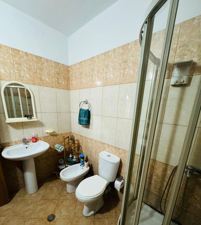 Apartment me qera 2+1 Astir,Bar Artisit