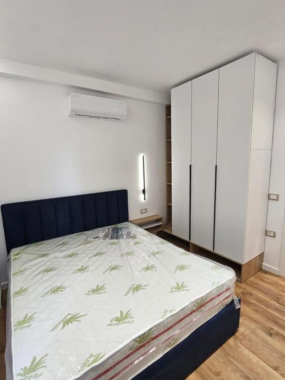 Jepet apartamenti 2+1 te Liqeni i Thate