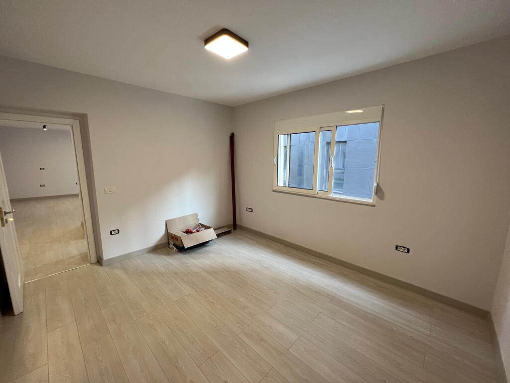 Office 1+1 for Rent near the Pyramid