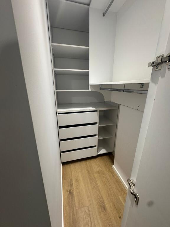 Apartament 1+1 me qira "Komuna e Parisit"
