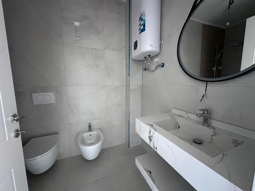 Apartament ose zyrë për qera 2+1+depo - Lake View Residence
