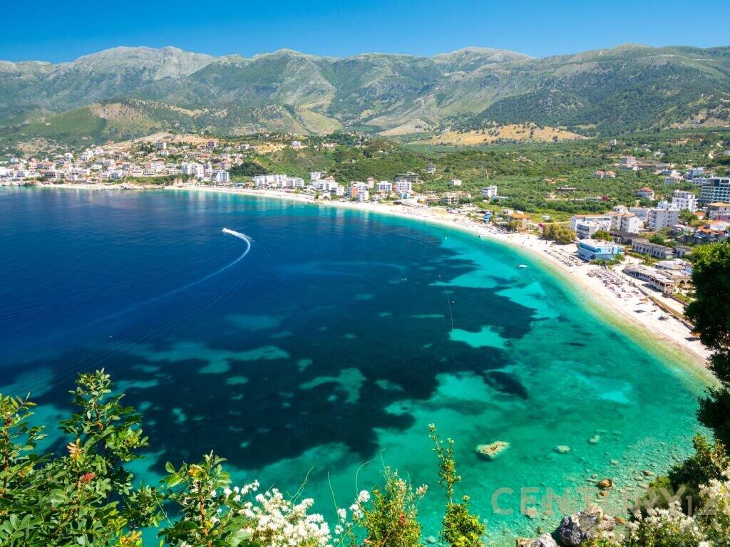 IN VENDITA 3710 M2 TERRENO A QEPARO 480,000 €