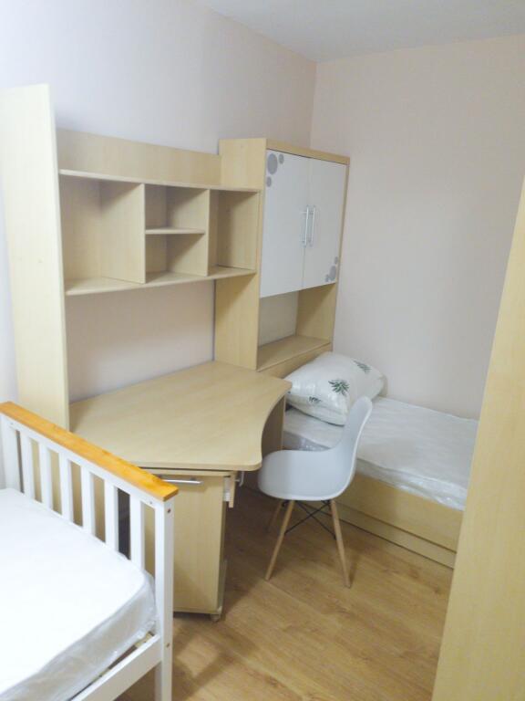 JEPET ME QERA APARTAMENT 2+1 " TEK INXHINIERIA E NDERTIMIT,21 DHJETORI" 650 EURO