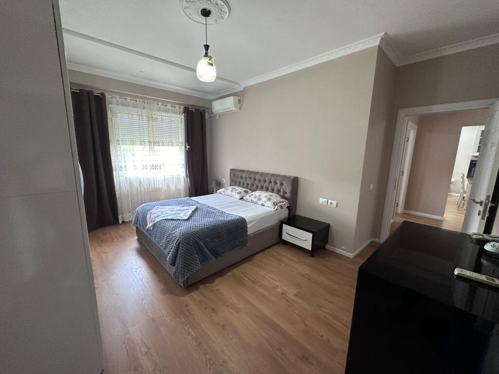 Apartament me qera  2+1+2 , ne Kopshtin Zoologjik .