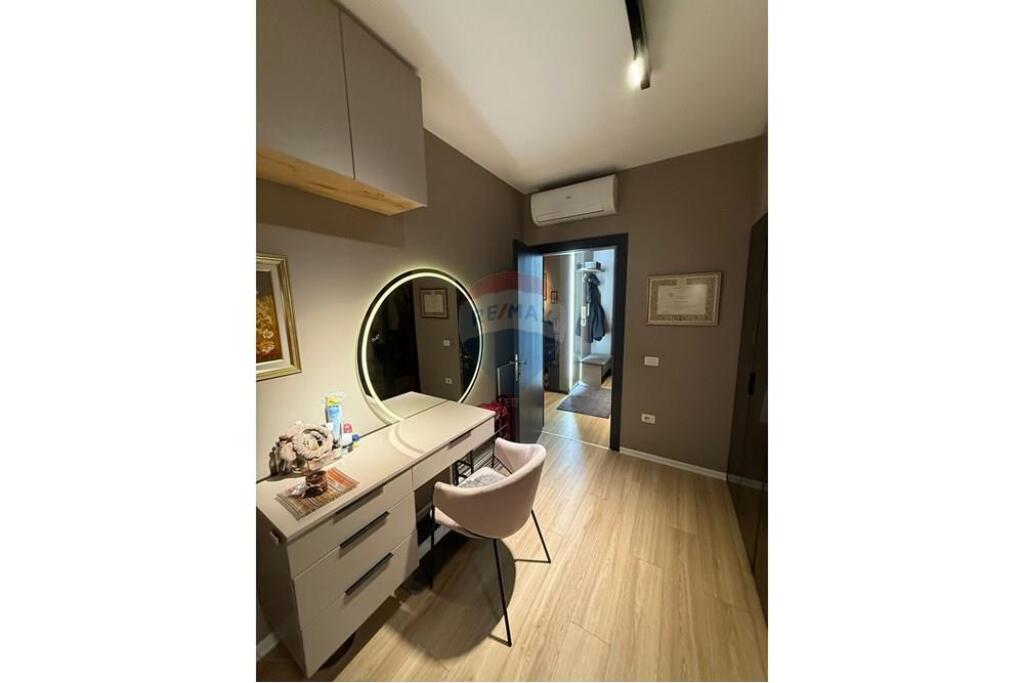 Shitet Apartament në Kompleksin Fiori di Bosco!