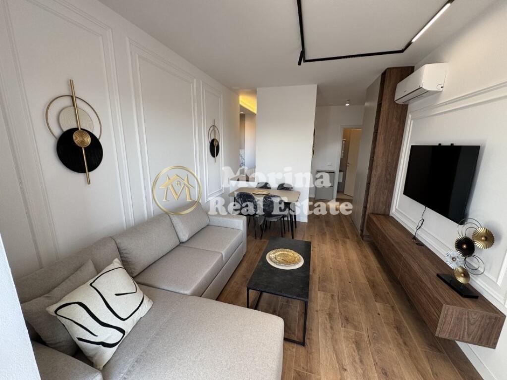 Qera,Apartament 1+1,Komuna e Parisit ,800euro/muaj