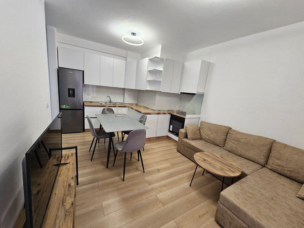 Appartamento 2+1 in affitto presso l'ex Campo di Aviazione, Tirana CAPITAL124527