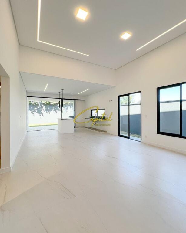 NEGOZIO IN AFFITTO 75 M2 VIA MUHAMET GJOLLESHA 200.000 LEKE