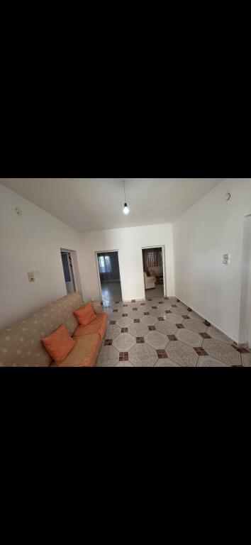 Sottostazione Elettrica Casa 2+1 In Affitto
