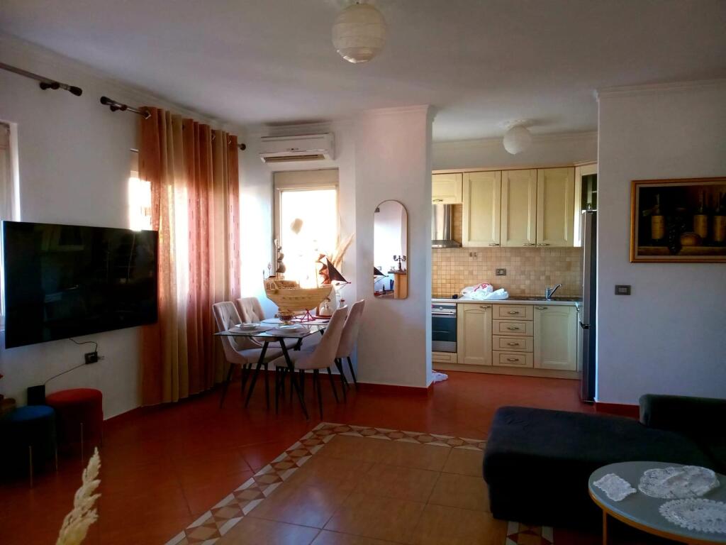 1+1, furnished peti street dry lake, price 600 euro