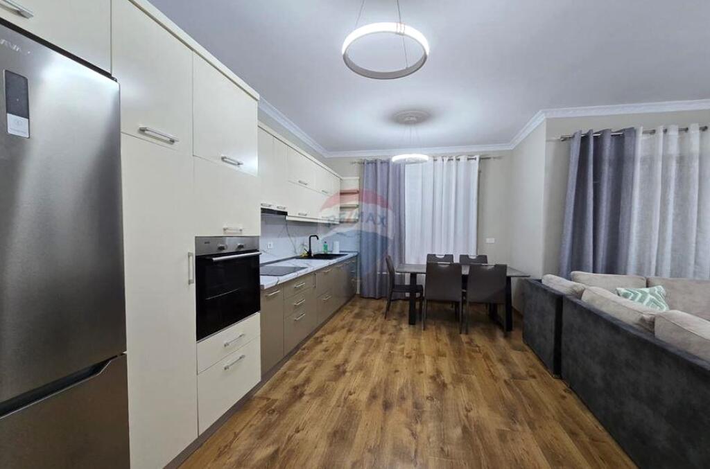 2+1+ post parkimi/ qira te Kompleksi Delijorgji
