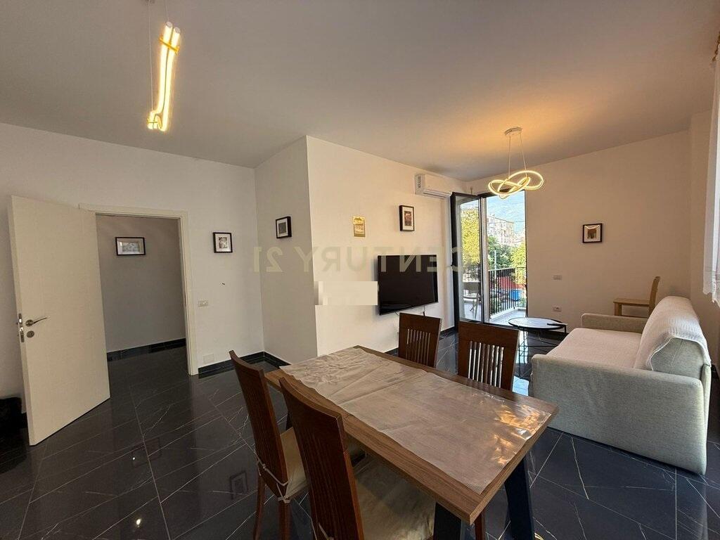 Ofrohet apartament 2+1 me Qira tek ASL2