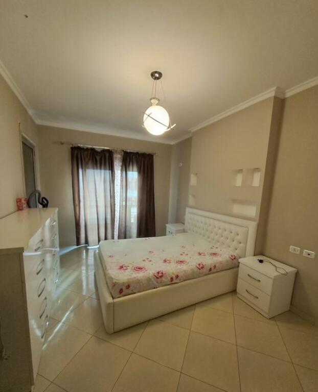 Apartament 1+1 me qira, Astir