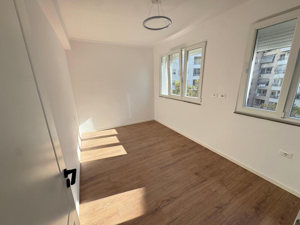 🏠 Shitet Apartament 1+1 📍 Don Bosko, Rruga Muzaket 📐 Sipërfaqe: 47 m² 🏢 Kati i 7-të me ashensor 📄 Me hipotekë 💶 102.000 euro