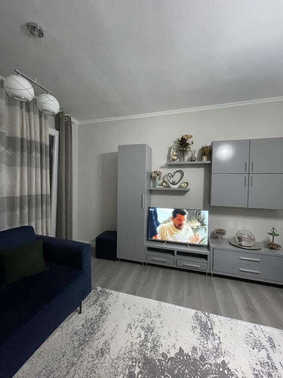 Appartamento 2+1+2 in vendita presso i Palazzi Cabej, Misto Mame