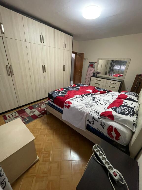 JEPET ME QIRA APARTAMENT 2+1 NE DURRES