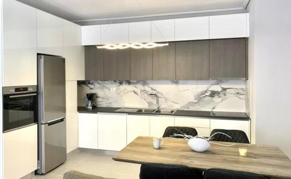 ✨Prima Volta in Affitto: *2+1+1 Posto Auto* *(📍Liqeni i Thate - Via Peti)* - P.4 - *600€/Mese* - S.100m² || Arredato nei Dettagli🔥