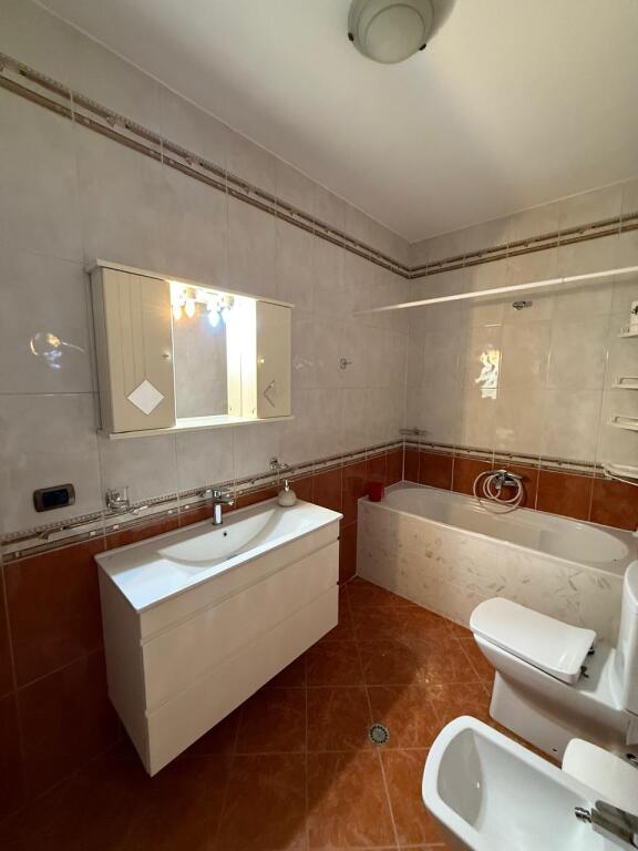 APARTAMENT 2+1+2 PER SHITJE - NE BLLOK