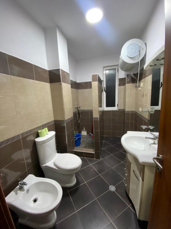 Affittasi appartamento 2+1+2 a Kamez /500 euro