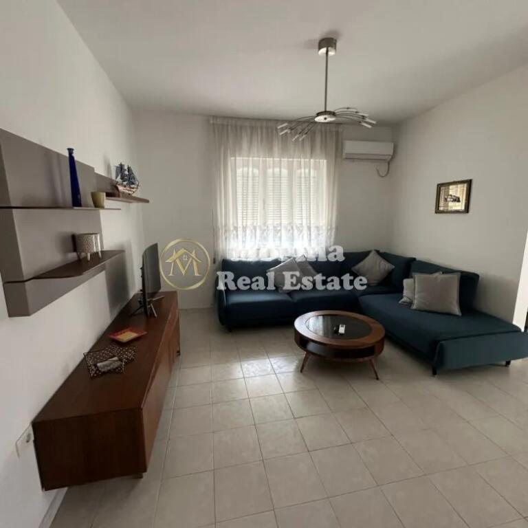 Affitto, Appartamento 2+1, vicino al Mercato Nuovo, 700 euro/mese