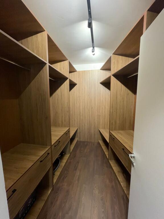 Apartament per qera 2+1+2+parkim Liqeni i Thate