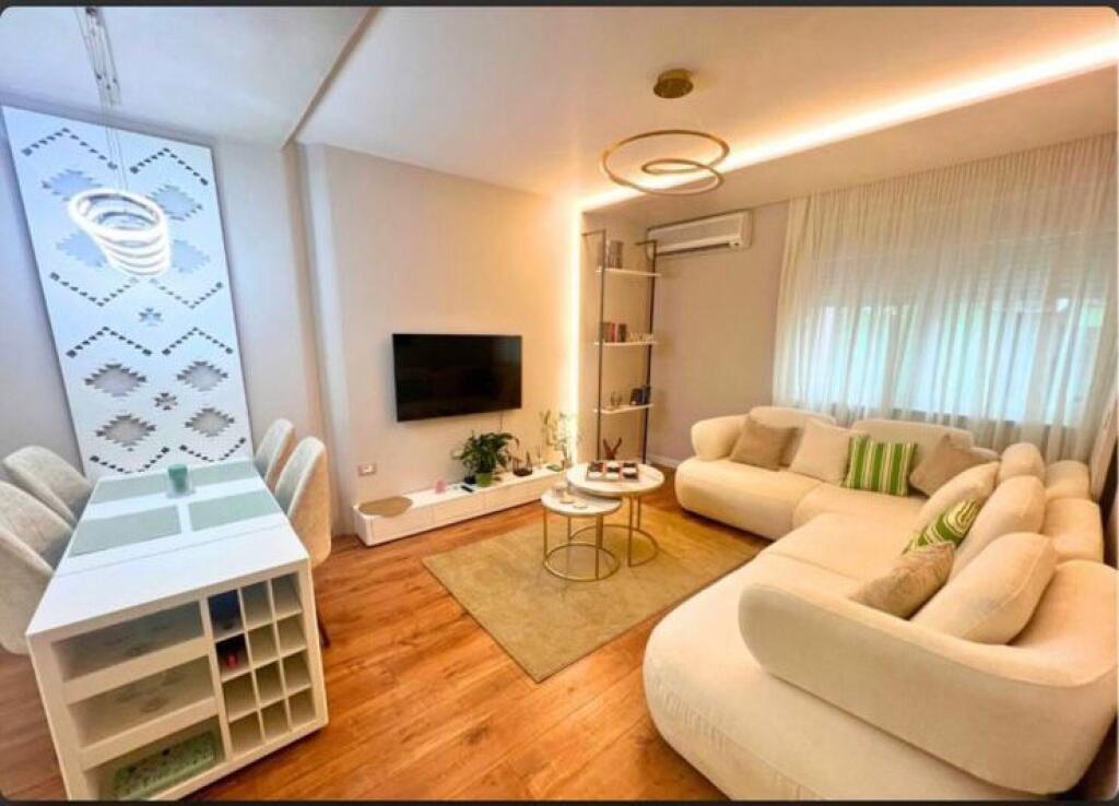 Jepet me qera apartamenti 1+1 ne Bllok