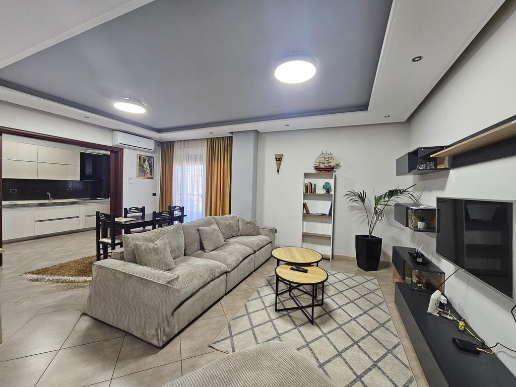 AFFITTASI APPARTAMENTO 3+1+2 A XHAMLLIK! 750 € /Mese