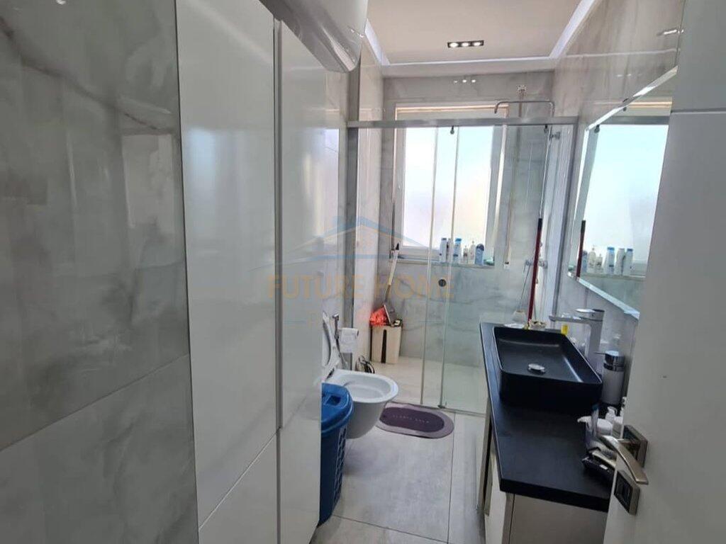 SHITET APARTAMENT 2+1 , MATERNITETI I RI